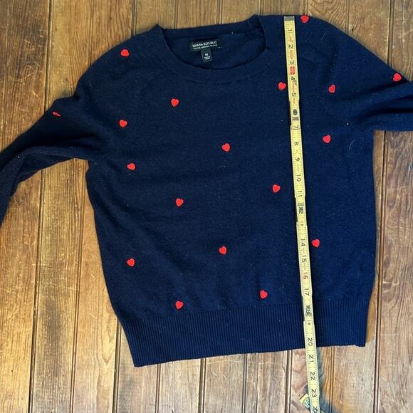 Womens Banana Republic navy Italian wool crew neck sweater red hearts size m - Picture 4 of 6